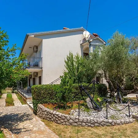 Pet Friendly Apartment In Malinska *