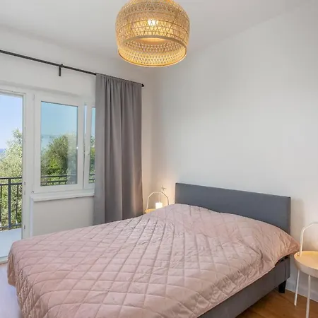 Pet Friendly Apartment In Malinska * Malinska