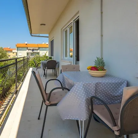 Pet Friendly Apartment In Malinska Malinska