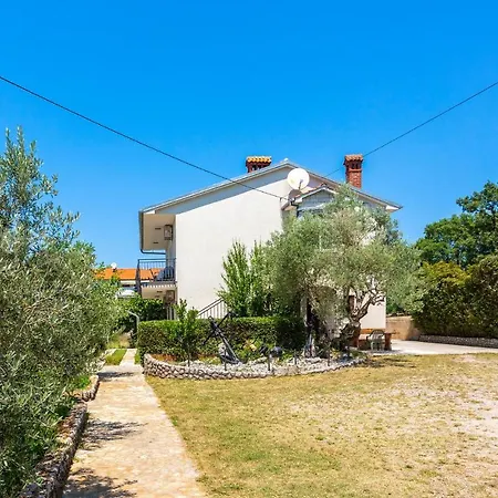 Pet Friendly Apartment In Malinska Apartamento Malinska