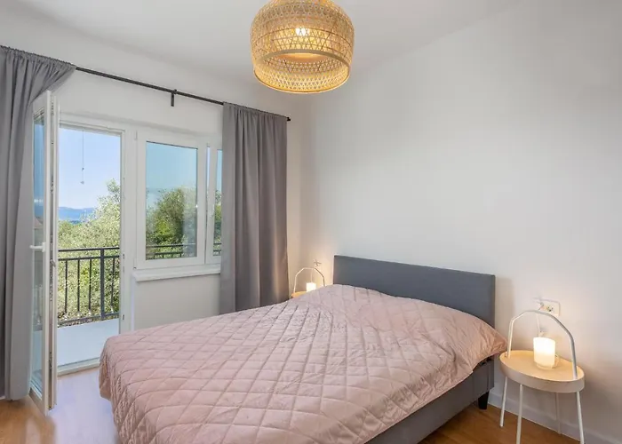 Pet Friendly Apartment In Malinska * 马林斯卡
