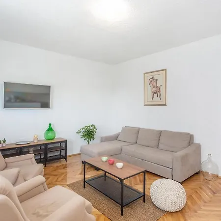 Apartament Pet Friendly Apartment In Malinska Malinska