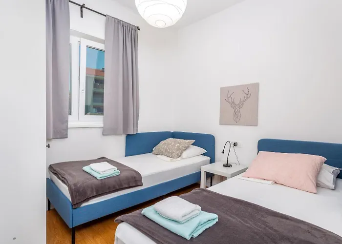Pet Friendly Apartment In Malinska マリンスカ
