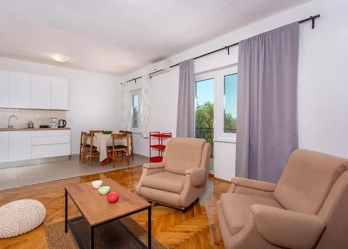 Pet Friendly Apartment In Malinska アパート *