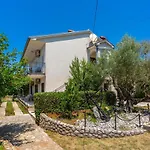 Pet Friendly Apartment In Malinska *
