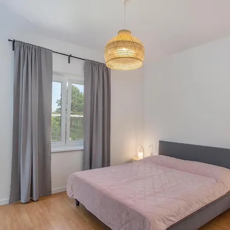 Pet Friendly Apartment In Malinska Apartament Malinska